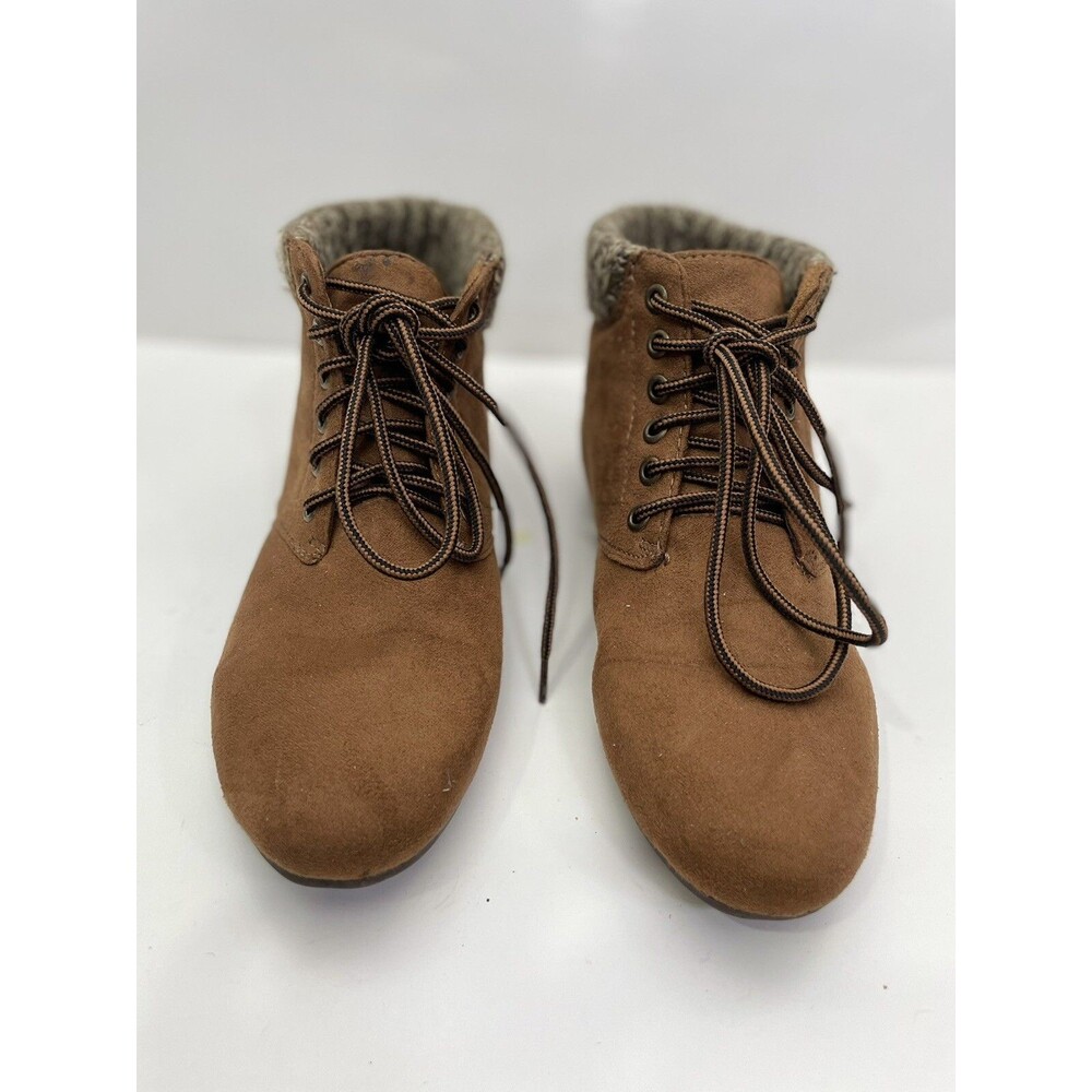 Rouge Suede Women’s Boots Shoes Size 9Brown